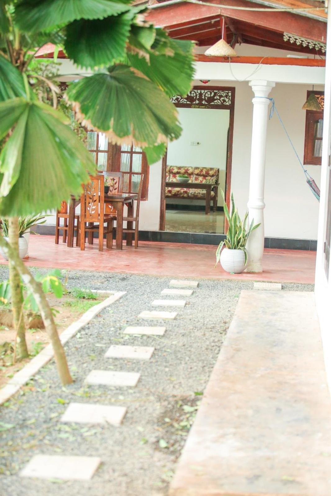Mountain Relax Inn Weligama Exterior photo