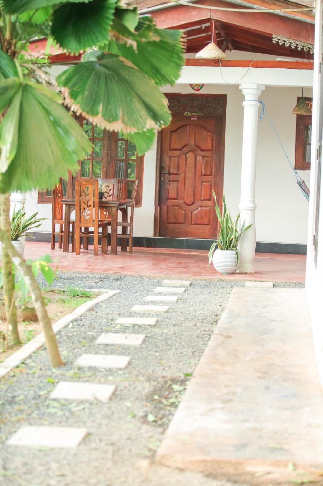 Mountain Relax Inn Weligama Exterior photo
