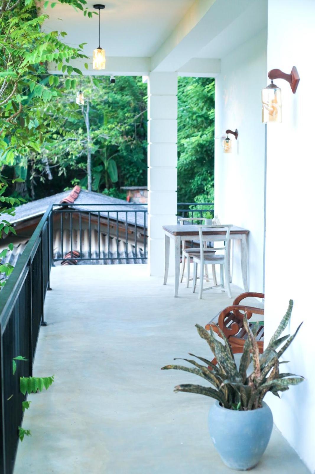 Mountain Relax Inn Weligama Exterior photo